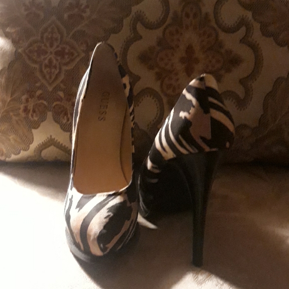 Shoes - Picture 2 of 3